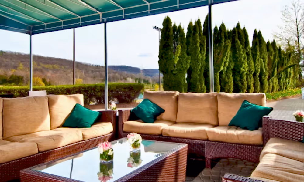 Outdoor seating at Bear Den Grille at Black Bear Golf Club in NJ